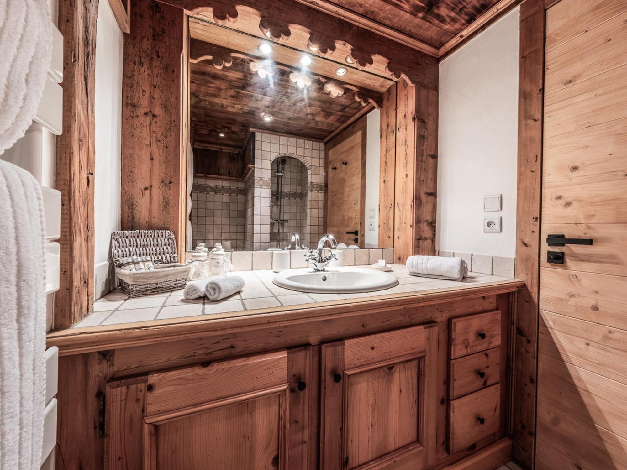 Familial Authentique Avec Spa, Jacuzzi Et Hammam - 1850 - Fr-1-613a-26 Chalet Courchevel